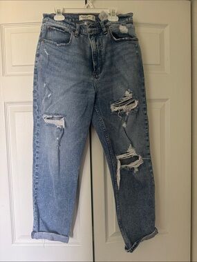 Abercrombie and Fitch – the ankle Street – curve love